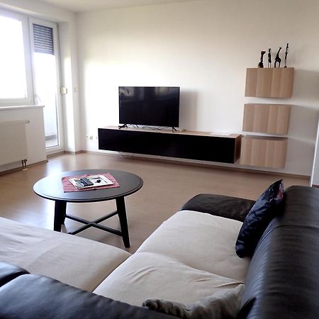Marguerite Apartment - Parking Including Pressburg Exterior foto