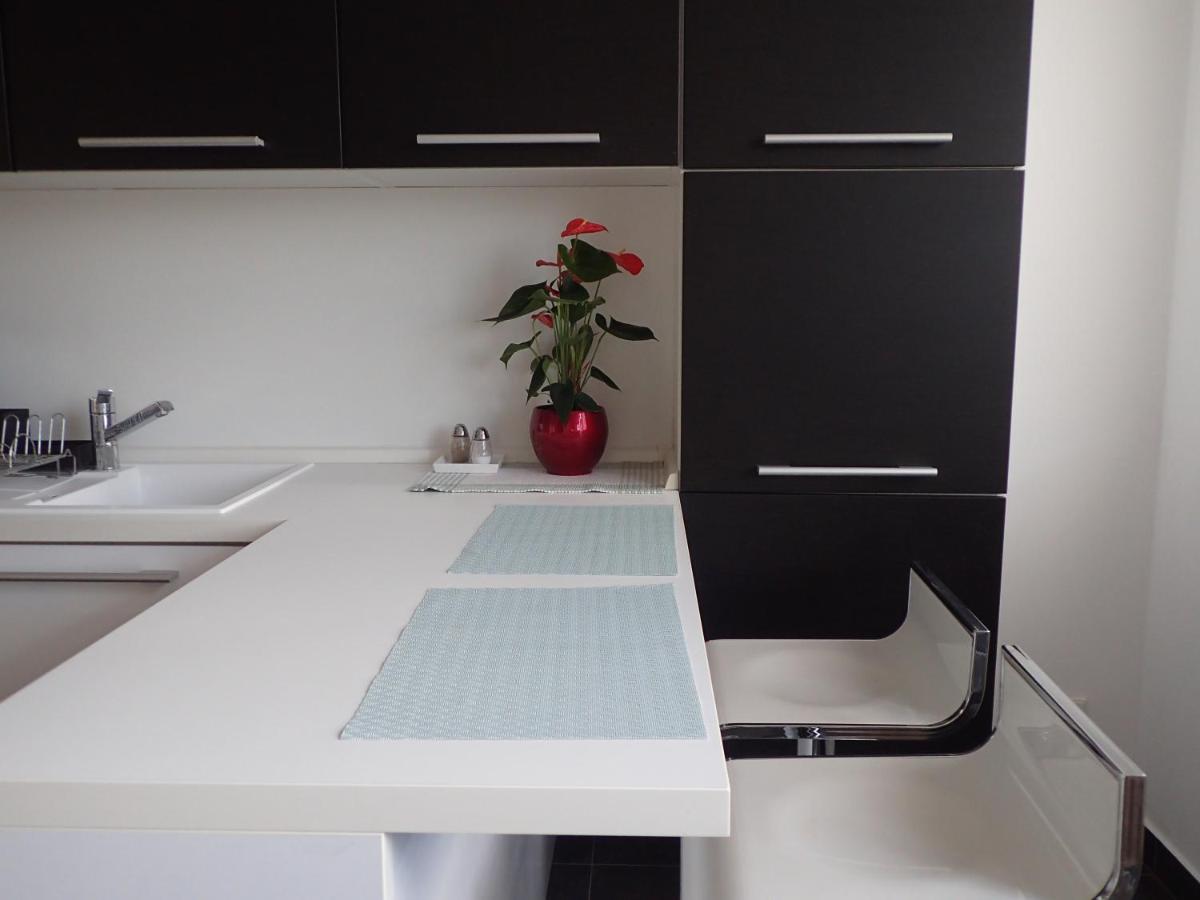 Marguerite Apartment - Parking Including Pressburg Exterior foto